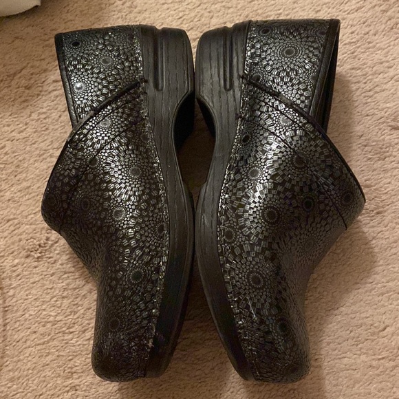 Dansko XP Clogs Medallion Print Size 39 - Picture 9 of 9